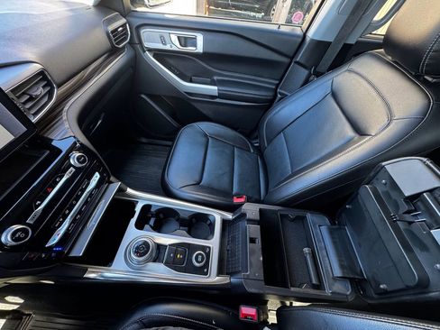 Used 2022 Ford Explorer Limited w/ Class IV Trailer Tow Package AWD/4WD image 23