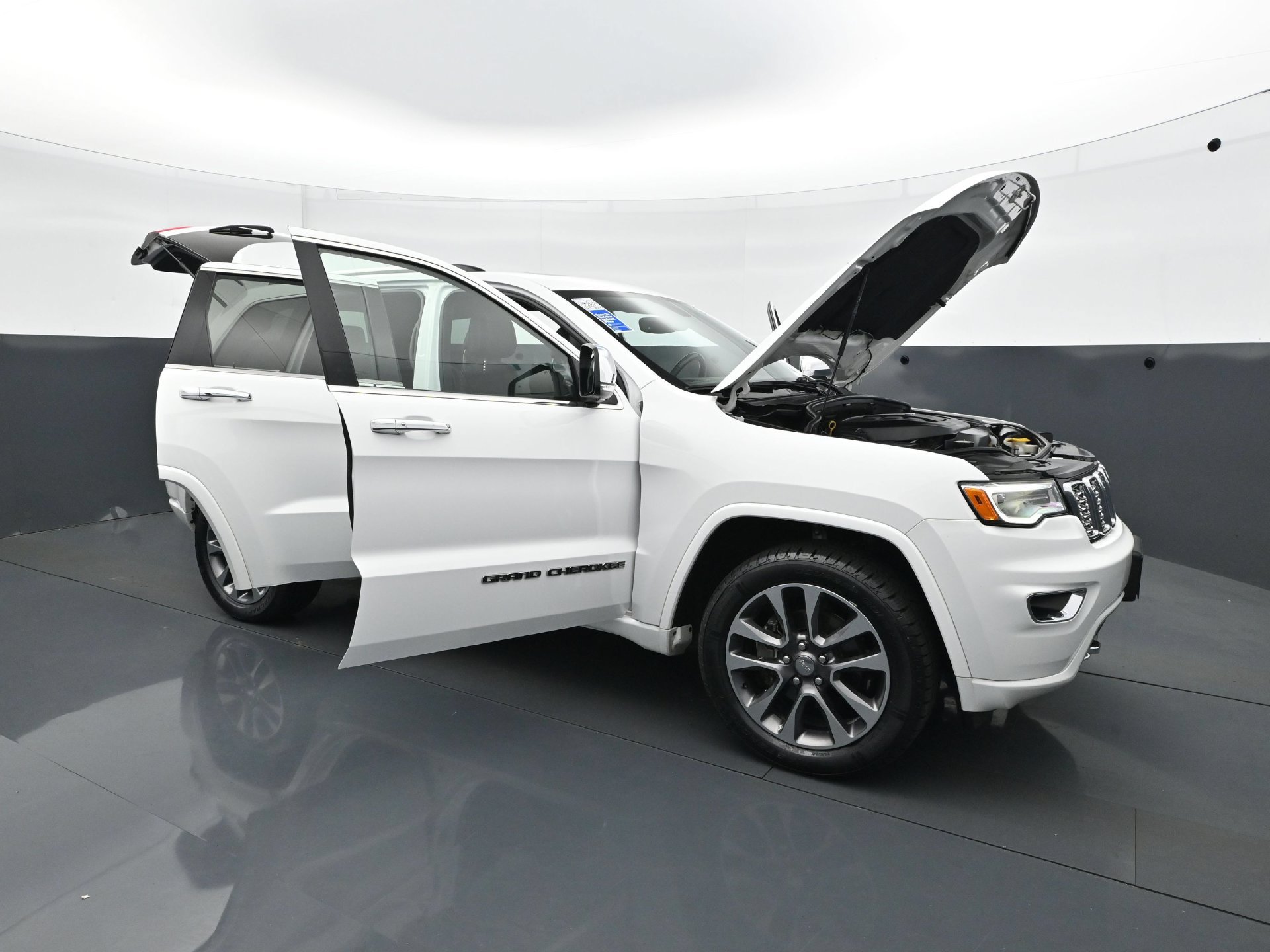 Used 2017 Jeep Grand Cherokee Overland AWD/4WD image 36