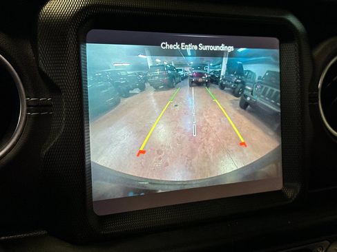 Used 2022 Jeep Wrangler Unlimited Sahara w/ Safety Group image 19