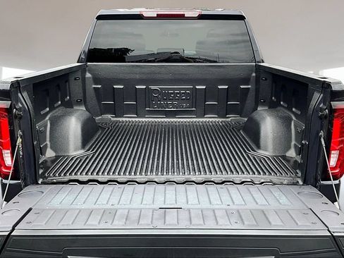 Used 2025 GMC Sierra 1500 SLT AWD/4WD image 7