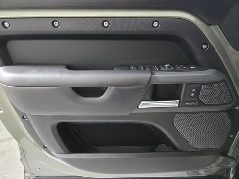 Used 2022 Land Rover Defender 110 X-Dynamic HSE image 22