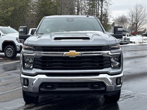 Used 2025 Chevrolet Silverado 2500 LT w/ Convenience Package image 8