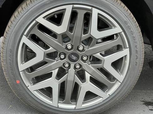 New 2025 Ford Expedition Max Platinum w/ Platinum Ultimate Package AWD/4WD image 7