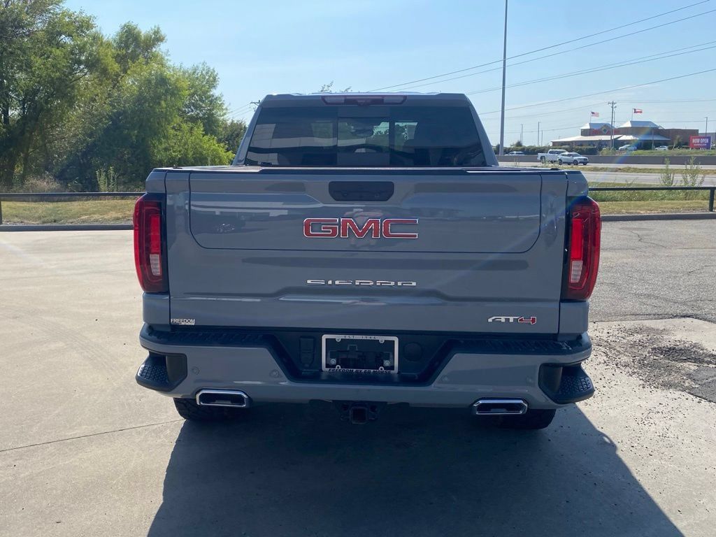 Used 2024 GMC Sierra 1500 AT4 w/ Technology Package AWD/4WD image 4