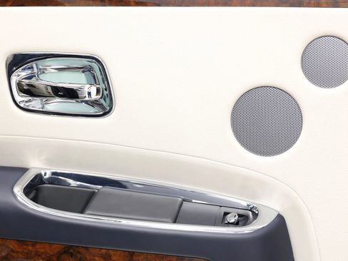 Used 2015 Rolls-Royce Ghost RWD image 56