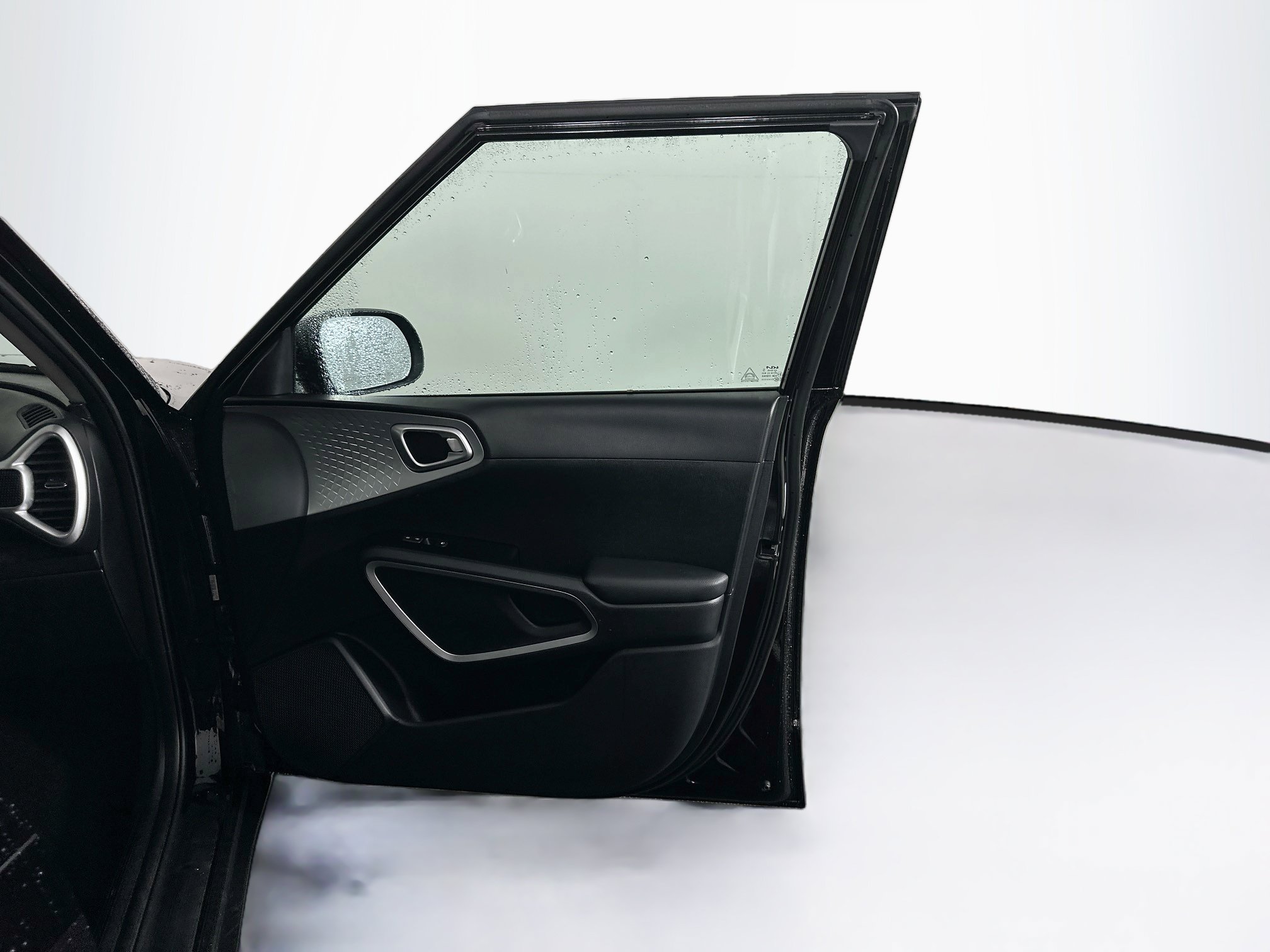 Used 2025 Kia Soul LX w/ LX Technology Package FWD image 30