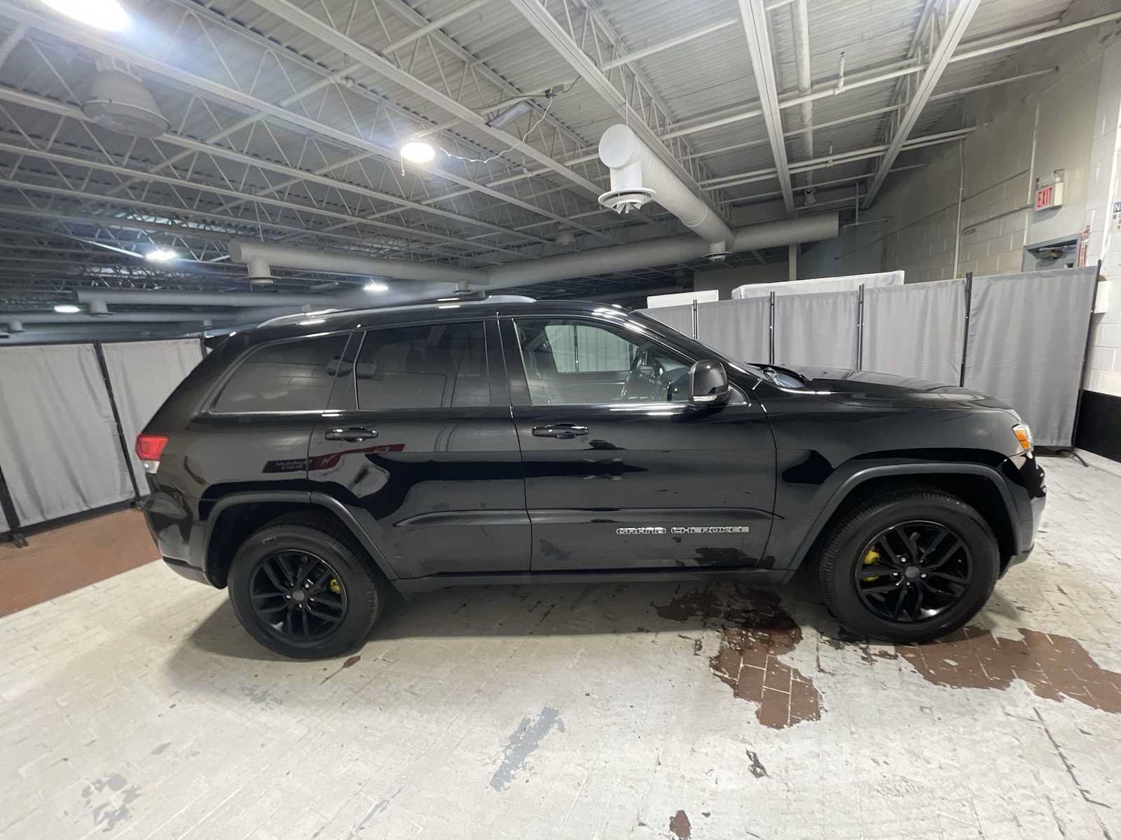 Used 2019 Jeep Grand Cherokee Limited AWD/4WD image 27