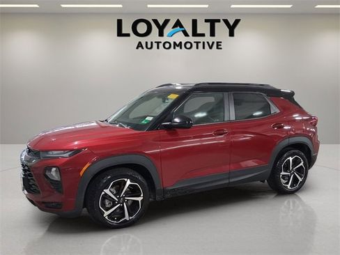 Used 2021 Chevrolet TrailBlazer RS w/ Sun and Liftgate Package image 1