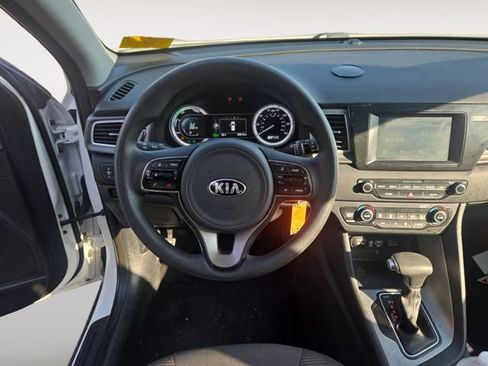 Used 2019 Kia Niro FE FWD image 10