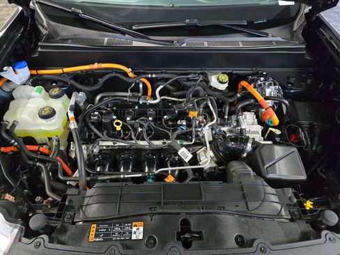 Used 2023 Ford Maverick XLT image 9