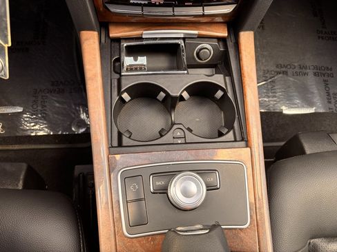 Used 2010 Mercedes-Benz E 350 Sedan image 26