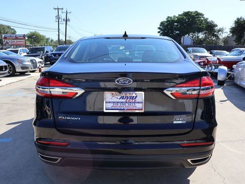 Used 2019 Ford Fusion SE AWD/4WD image 6