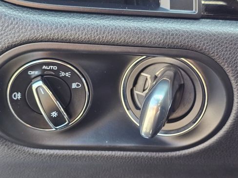 Used 2021 Porsche Macan Premium Pkg w/ Premium Package image 8