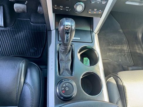 Used 2013 Ford Explorer XLT image 19