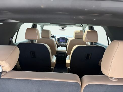 Used 2023 Chevrolet Traverse Premier AWD/4WD image 19