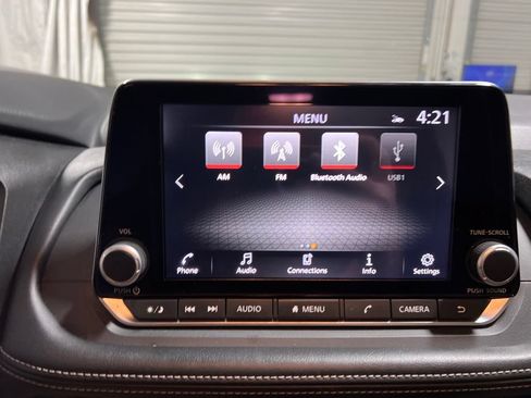 Used 2025 Nissan Rogue SV FWD image 32