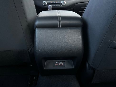 Used 2025 Nissan Altima 2.5 SV image 13