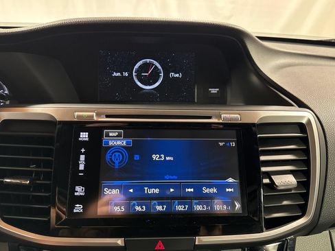 Used 2016 Honda Accord Touring image 20