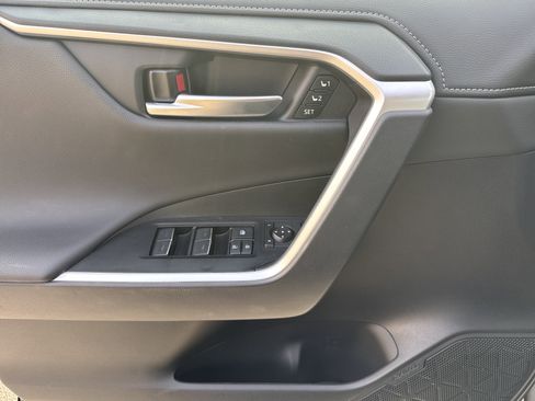 Used 2025 Toyota RAV4 Limited image 14