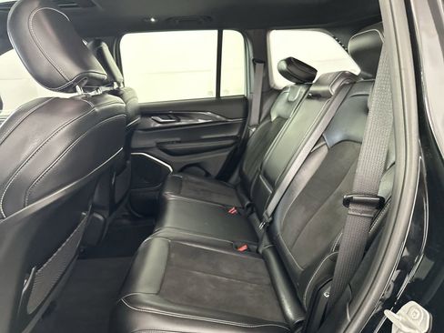 Used 2022 Jeep Grand Cherokee Altitude image 23