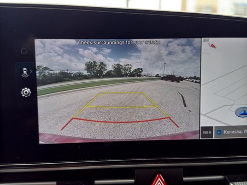 Used 2025 Hyundai Elantra Limited FWD image 25