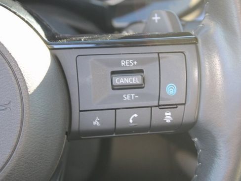 Used 2022 Nissan Pathfinder SL w/ SL Premium Package image 18