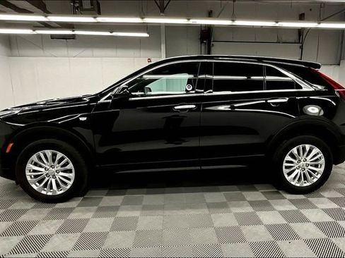 Used 2024 Cadillac XT4 Luxury AWD/4WD image 14