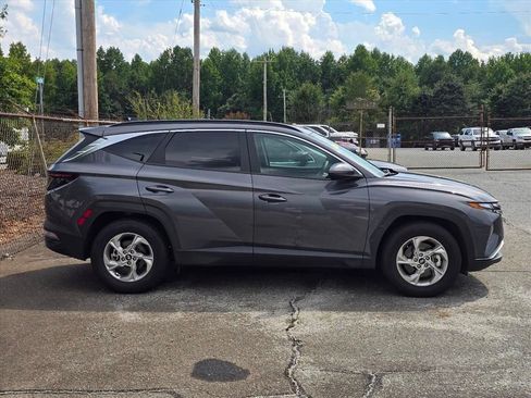 Used 2023 Hyundai Tucson SEL FWD image 11