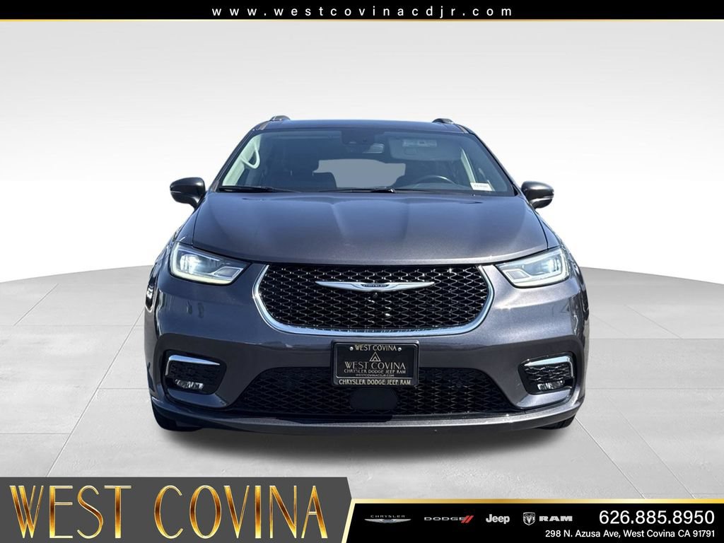 Used 2021 Chrysler Pacifica Touring-L w/ Premium & Safety Sphere Group AWD/4WD image 3