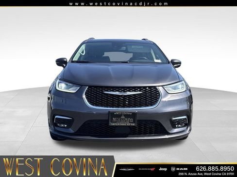 Used 2021 Chrysler Pacifica Touring-L w/ Premium & Safety Sphere Group AWD/4WD image 3