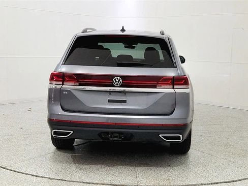 Used 2025 Volkswagen Atlas SE image 6