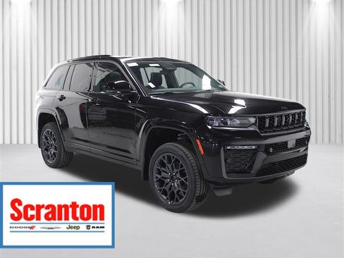 New 2026 Jeep Grand Cherokee Summit AWD/4WD image 1