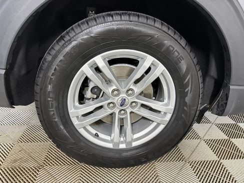 Used 2024 Ford Explorer XLT RWD image 31