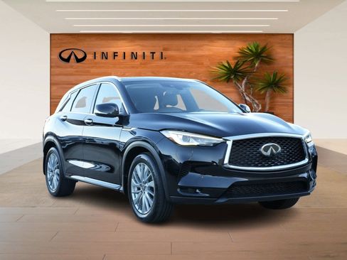 Certified 2023 INFINITI QX50 Luxe image 3