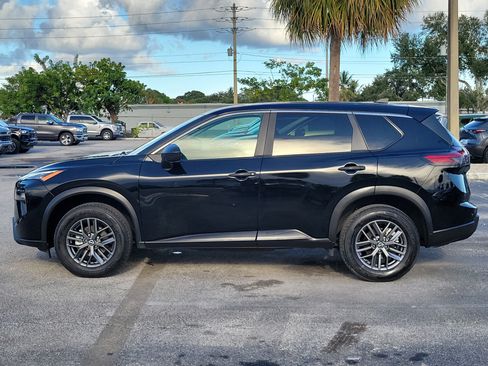 Used 2024 Nissan Rogue S FWD image 6