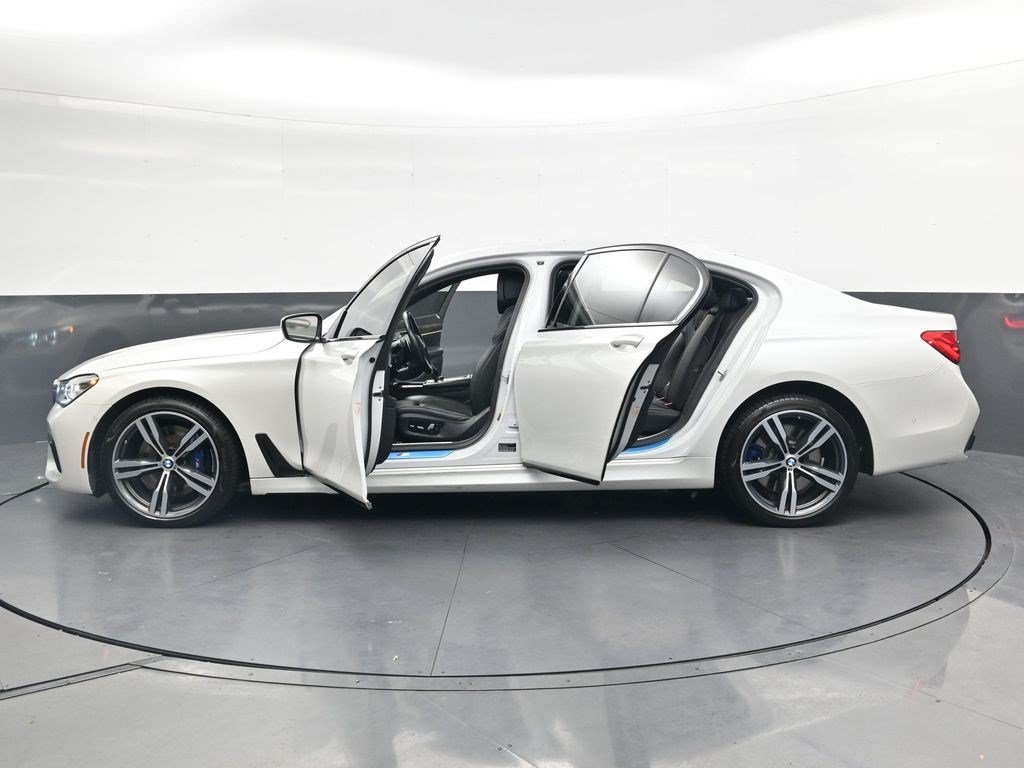 Used 2019 BMW 750i xDrive w/ Executive Package AWD/4WD image 37