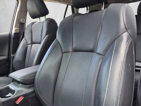 Used 2022 Subaru Outback Limited image 12