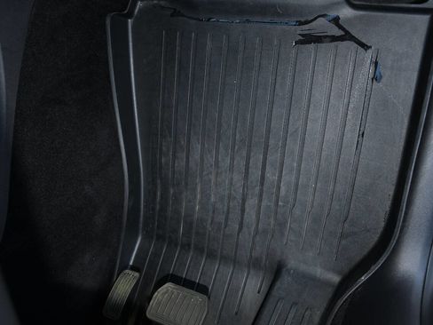 Used 2021 Tesla Model Y 2WD image 14