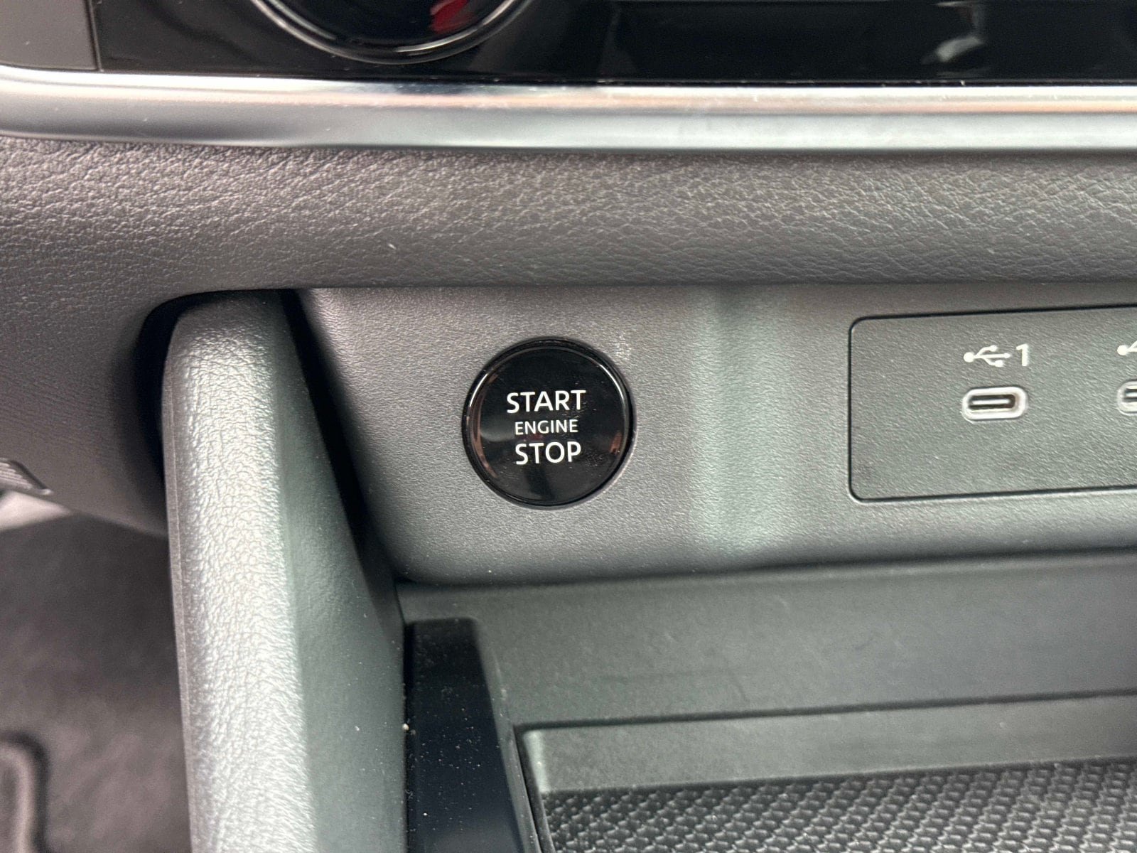 Used 2026 Nissan Rogue S FWD image 28