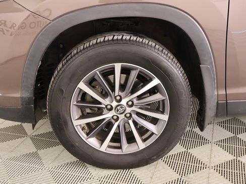 Used 2019 Toyota Highlander Limited image 20