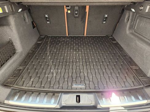 Used 2026 Jaguar F-PACE R-Dynamic S image 23