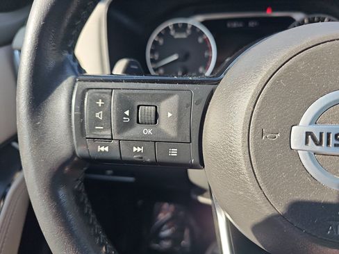 Used 2021 Nissan Rogue SV w/ Premium Package FWD image 14