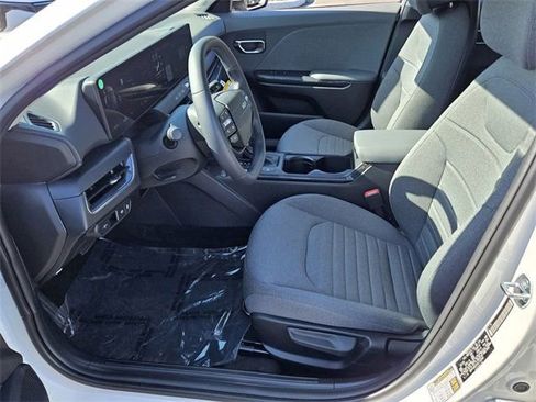 New 2025 Kia K4 EX image 4
