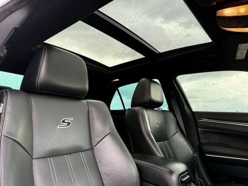 Used 2018 Chrysler 300 S w/ 300S Premium Group image 20