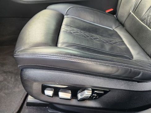 Used 2022 BMW 750i xDrive w/ M Sport Package AWD/4WD image 18