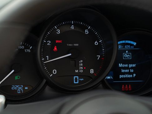 Certified 2025 Porsche Macan image 23