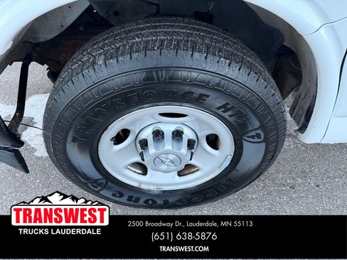 Used 2017 Chevrolet Express 3500 image 9