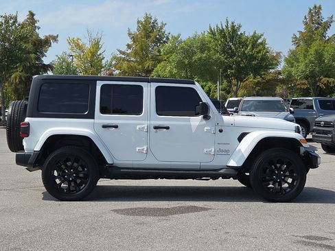 Used 2023 Jeep Wrangler Unlimited Sahara w/ Cold Weather Group AWD/4WD image 6