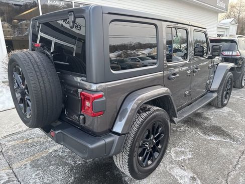 Used 2021 Jeep Wrangler Unlimited Sahara w/ Cold Weather Group image 4