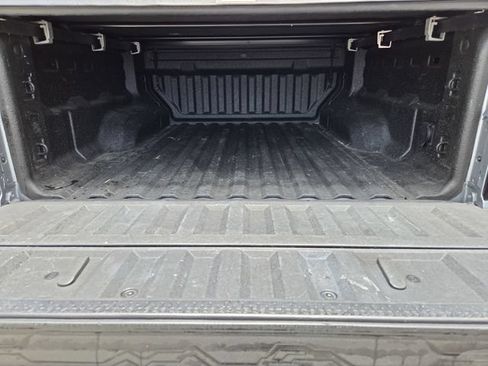 Used 2024 Chevrolet Colorado LT w/ LT Convenience Package III RWD image 10